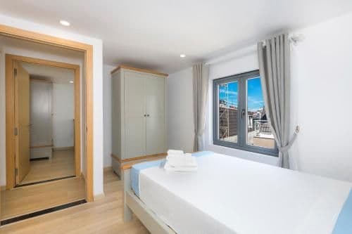 Deluxe Apartment