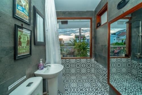 Shadyside Three-Bedroom Villa (with private pool)