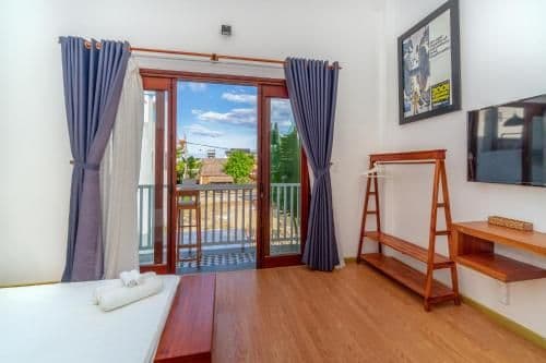 Shadyside Three-Bedroom Villa (with private pool)