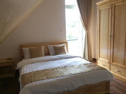 Queen Room with Garden View