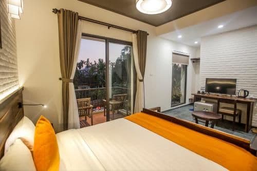 Deluxe Double Room with Balcony