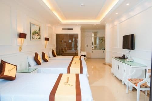 Deluxe Family Suite