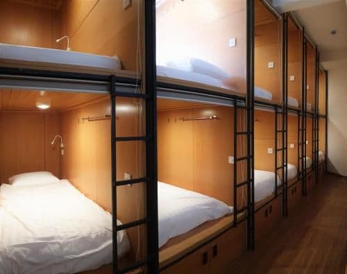 Single Bed in Mixed Dormitory Room