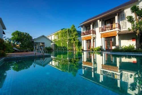 Deluxe Double or Twin Room with Pool View