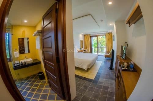 Deluxe Double or Twin Room with Pool View