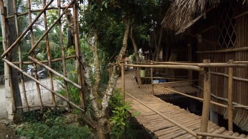 Deluxe Room (2 Adults + 1 Child)