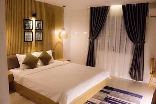 Deluxe King Room
