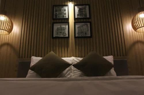 Deluxe King Room