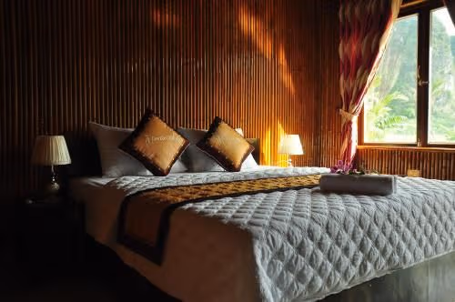 Deluxe Double Bungalow with Lake View
