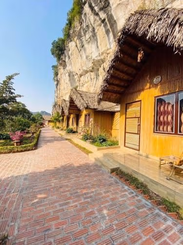 Deluxe Double Bungalow with Lake View