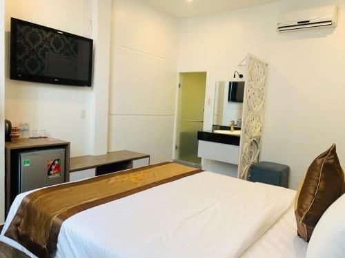 Deluxe Double or Twin Room with City View