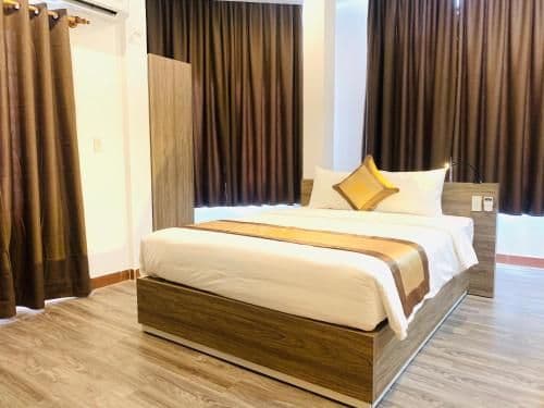 Deluxe Double or Twin Room with City View