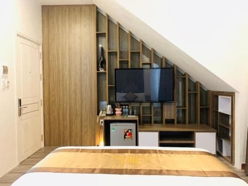 Deluxe Double or Twin Room with City View
