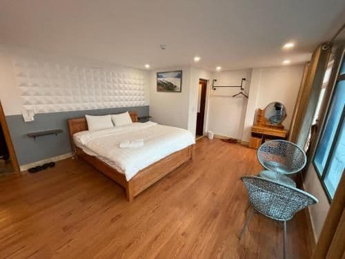 King Room with Mountain View
