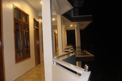 Deluxe Room (2 Adults + 1 Child)