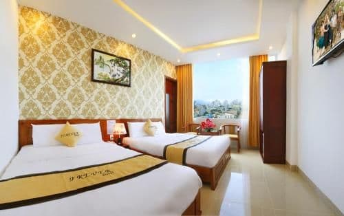 Deluxe Queen Room with Two Queen Beds
