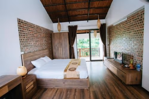 Deluxe Double Room with Balcony and Mountain View