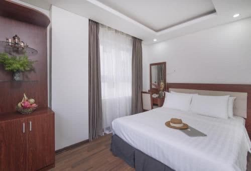Deluxe Double Room with Side Sea View