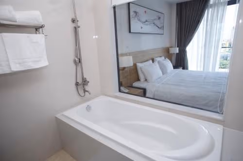 Deluxe King Room