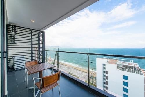 Executive One-Bedroom Apartment (4 Adults)