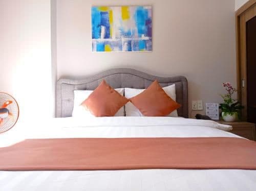 Standard Queen Room