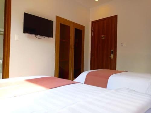 Standard Queen Room