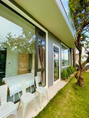 Villa with Garden View