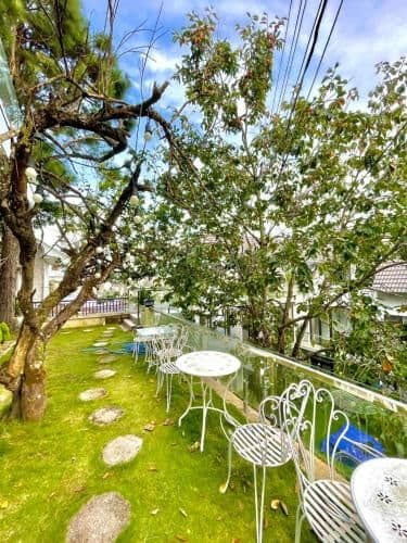 Villa with Garden View