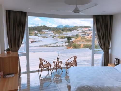 King Room with Mountain View