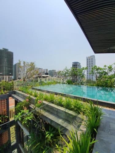 Apartment with Pool View