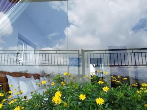 Family Room with Mountain View