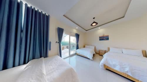 Family Room with Garden View