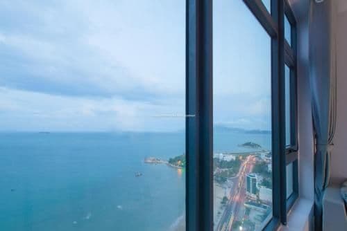 Three Bedroom Apartment with Ocean View