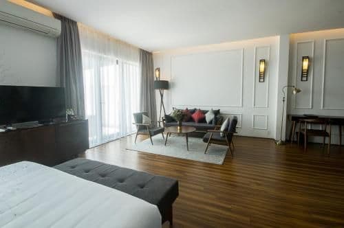 Queen Suite with Terrace