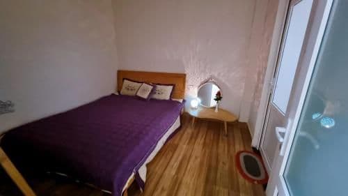 Apartment with Shower