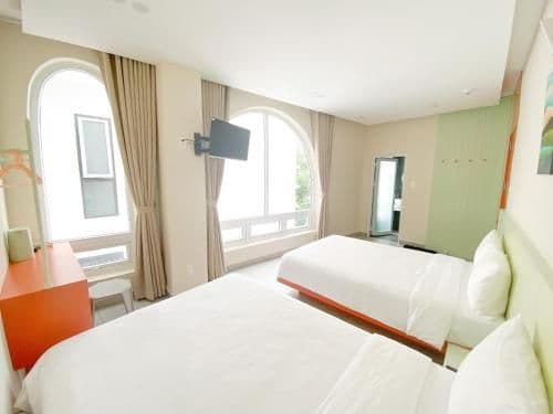 Deluxe Family Room