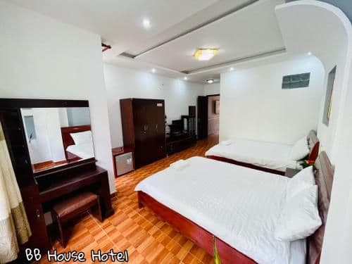 Quadruple Room with Private Bathroom