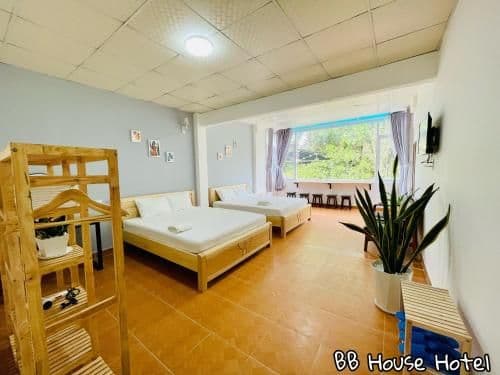 Quadruple Room with Private Bathroom