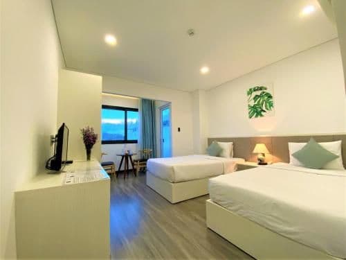 Superior Twin Room with City View