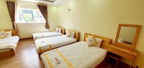 04 Single Bed with window