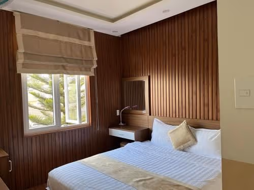 Deluxe Queen Room