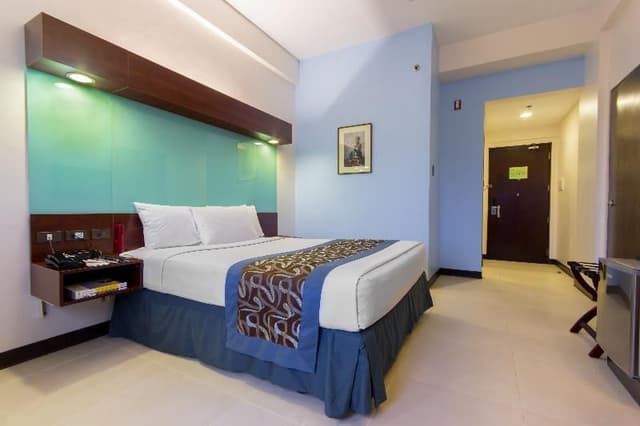 DOUBLE QUEEN SIZE BED