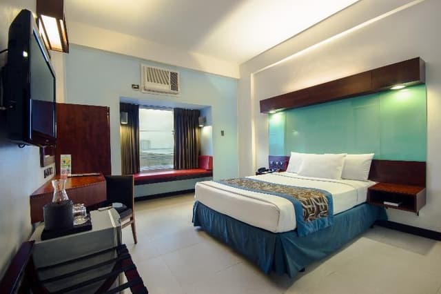DOUBLE QUEEN SIZE BED