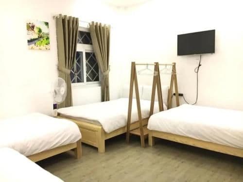 8-Bed Mixed Dormitory Room