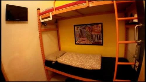 Twin Bunk Beds Room with Shared Bathroom