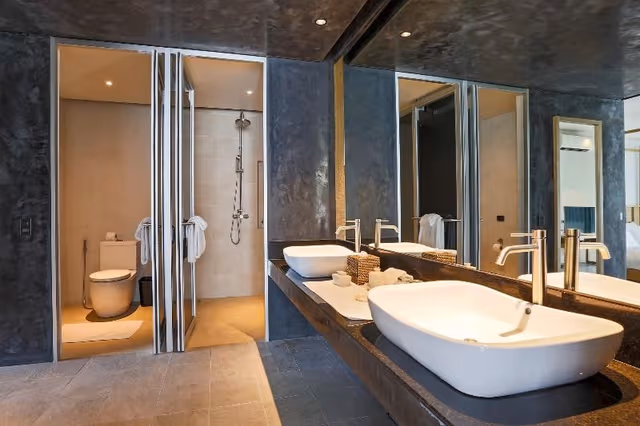 SUITE ONE BEDROOM