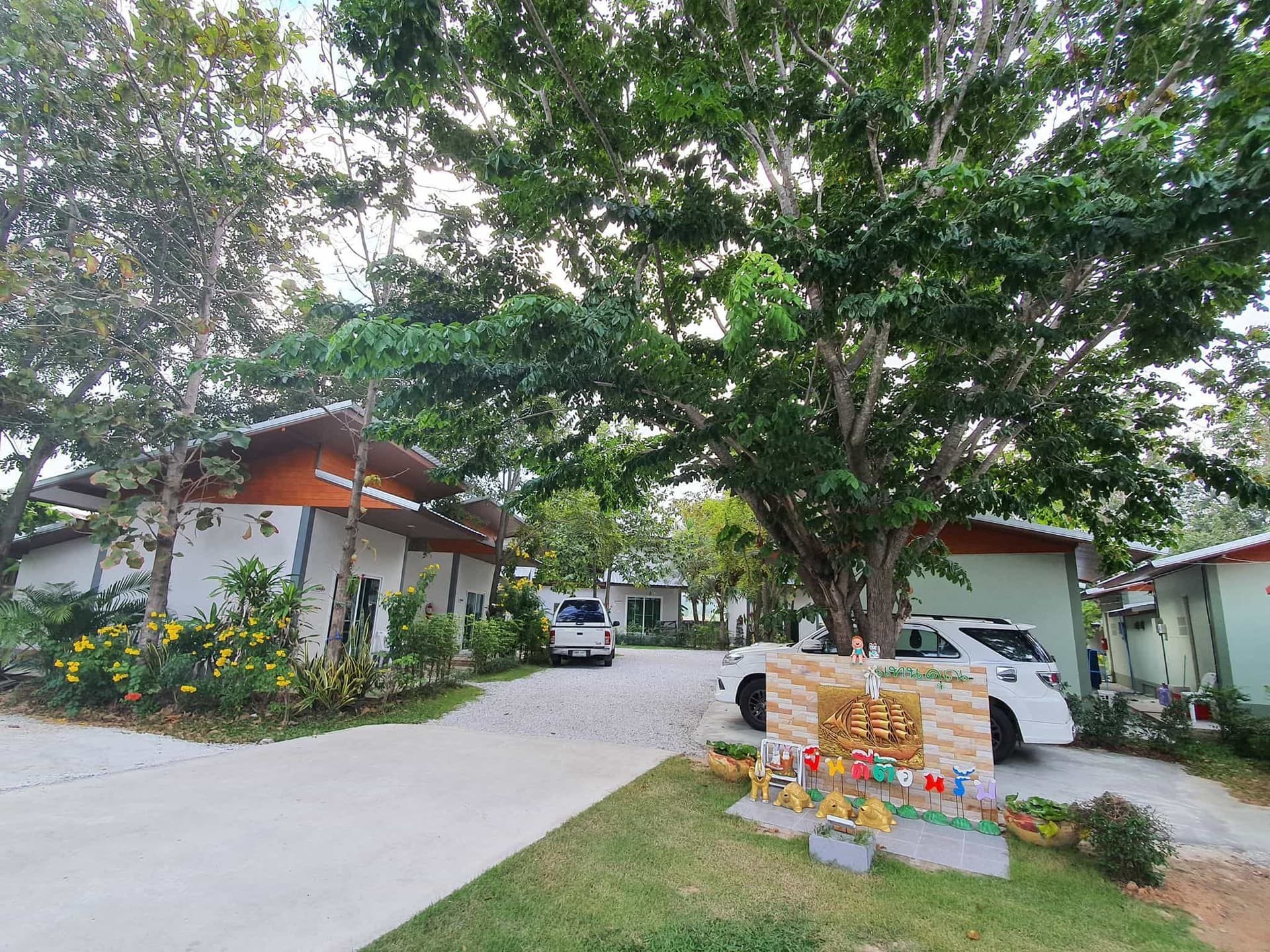 Phuri Place Hotel Borabue