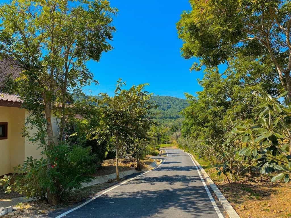 บ้านสวนทิพย์รีสอร์ต สัตหีบ