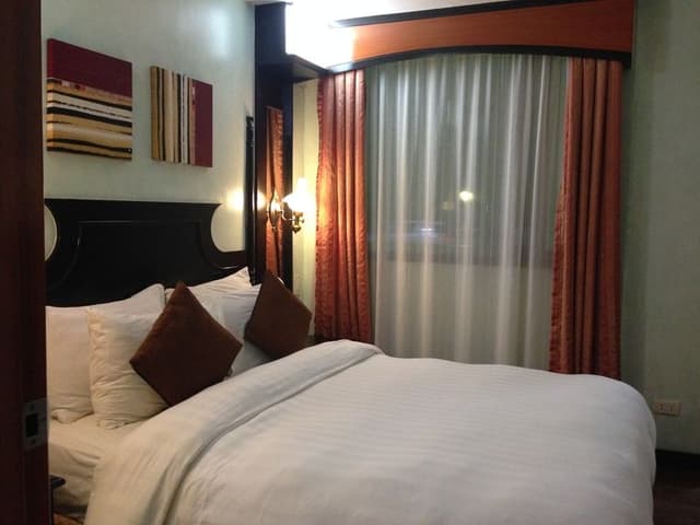 SUITE TWO BEDROOMS