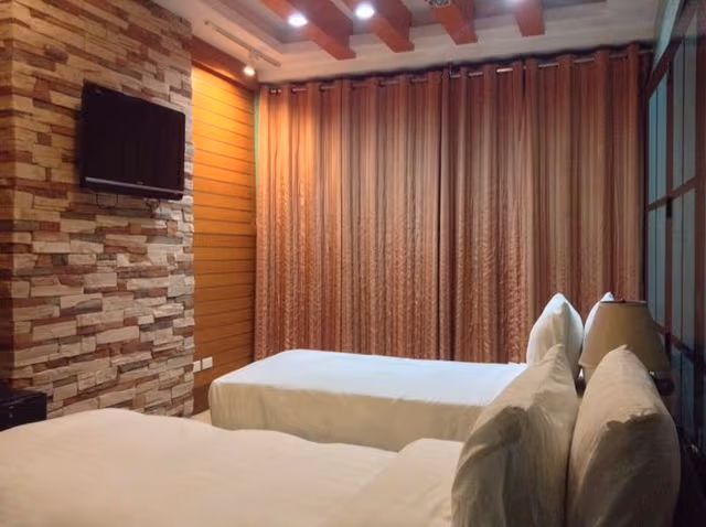 FAMILY ROOM TWO BEDROOMS